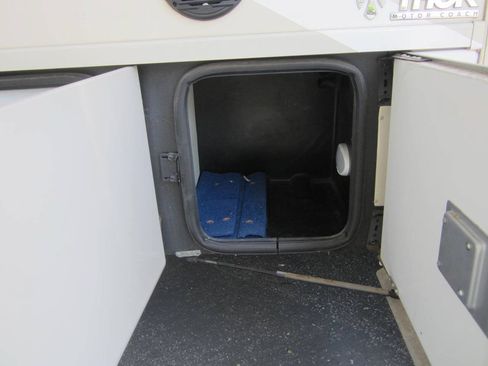 Used 2017 Mercedes-Benz Sprinter 3500 image 13