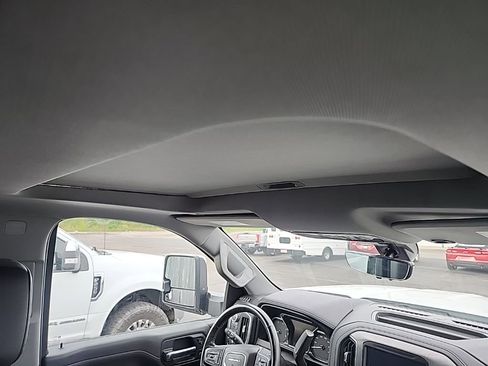 Used 2023 GMC Sierra 2500 Denali w/ Denali Ultimate Package image 12