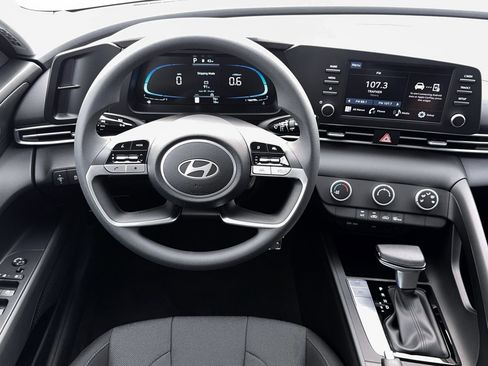 New 2026 Hyundai Elantra SE image 16