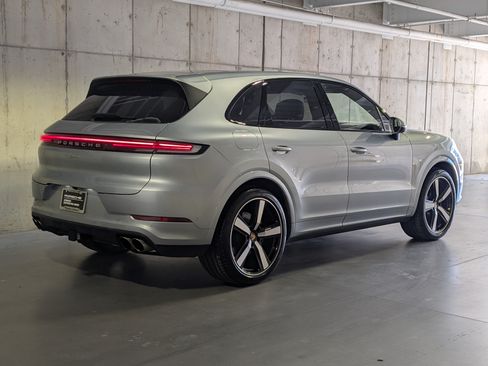 Certified 2025 Porsche Cayenne S AWD/4WD image 9
