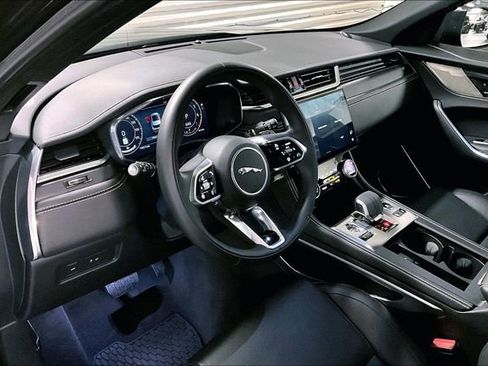 Used 2025 Jaguar F-PACE R-Dynamic S image 24