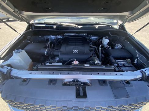 Used 2021 Toyota Tundra SR5 w/ SR5 Upgrade Package AWD/4WD image 25