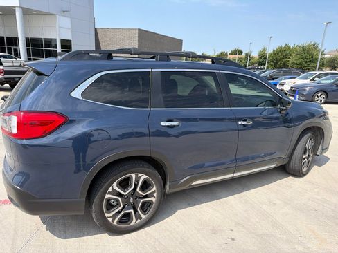 Used 2024 Subaru Ascent Touring AWD/4WD image 3