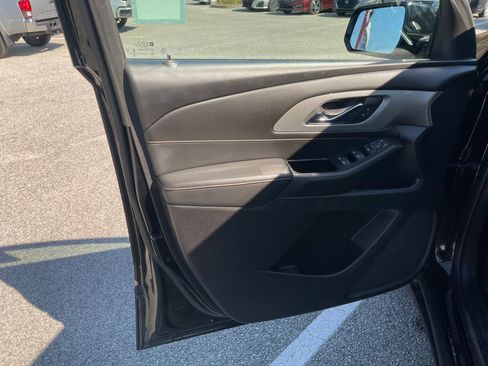 Used 2019 Chevrolet Traverse LS image 11