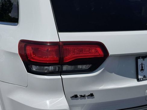 Used 2015 Jeep Grand Cherokee Altitude AWD/4WD image 13