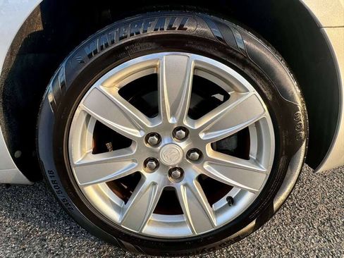 Used 2012 Buick LaCrosse Premium FWD image 11