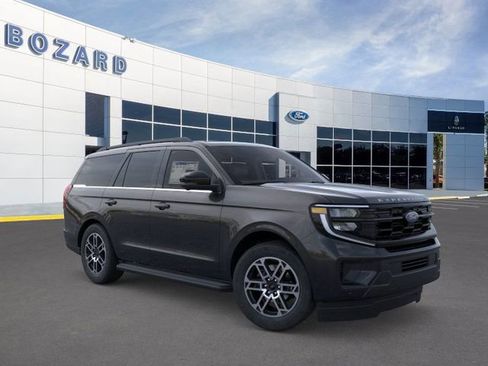 New 2025 Ford Expedition Active image 8