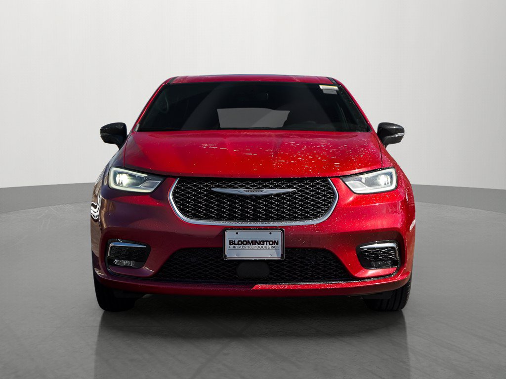 New 2026 Chrysler Pacifica Select AWD/4WD image 2