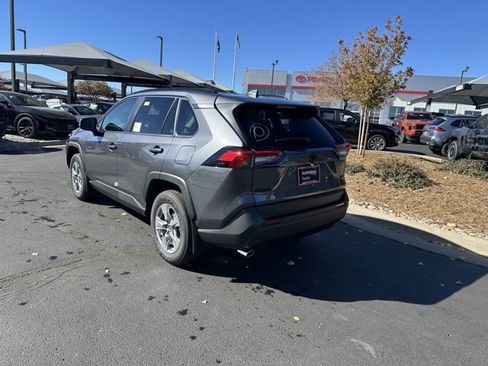 Used 2025 Toyota RAV4 XLE w/ Convenience Package AWD/4WD image 5