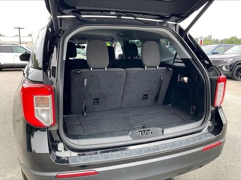 Used 2023 Ford Explorer XLT AWD/4WD image 35