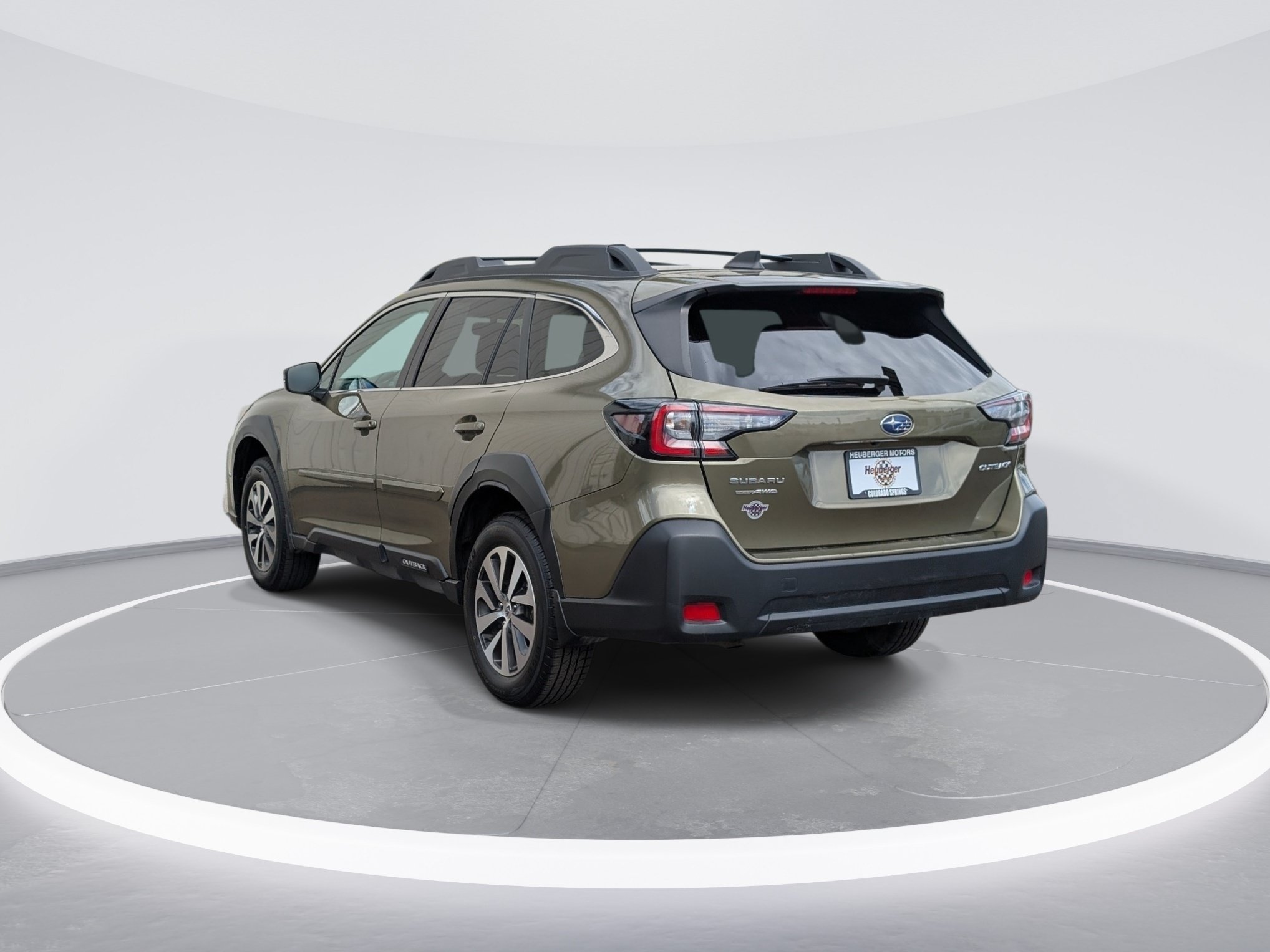 Used 2025 Subaru Outback Premium AWD/4WD image 5