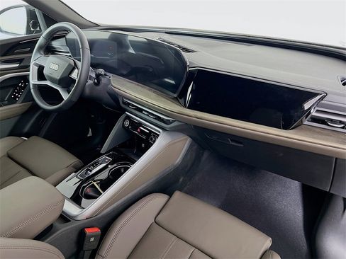 New 2025 Audi Q5 2.0T Premium Plus image 26