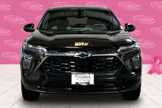 Used 2025 Chevrolet Trax RS FWD image 2