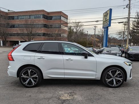 Used 2022 Volvo XC60 B5 R-Design w/ Advanced Package AWD/4WD image 6
