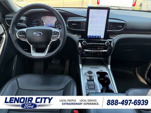 Used 2024 Ford Explorer Limited w/ Limited Technology Package AWD/4WD image 16