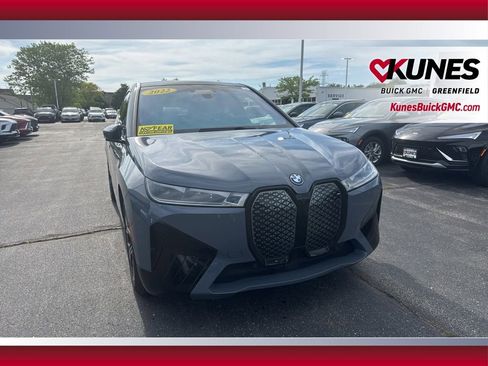 Used 2022 BMW iX xDrive50 w/ Premium Package AWD/4WD image 15