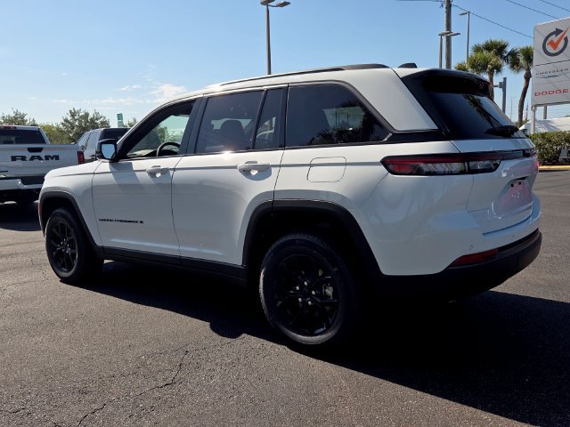 New 2026 Jeep Grand Cherokee Altitude RWD image 5