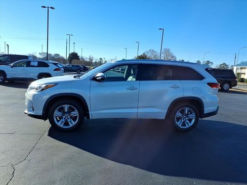 Used 2017 Toyota Highlander Limited image 6
