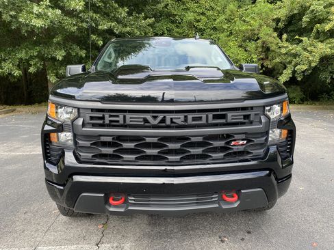 Used 2023 Chevrolet Silverado 1500 Custom Trail Boss AWD/4WD image 3