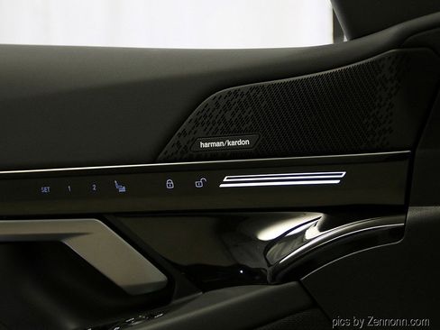 Used 2025 BMW 530i xDrive image 22