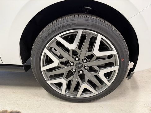 New 2025 Ford Expedition Platinum w/ Platinum Ultimate Package image 12