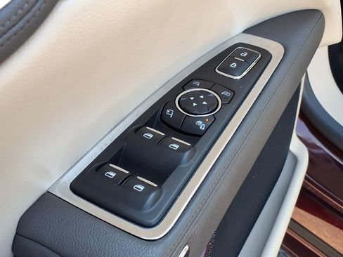 Used 2017 Lincoln Continental Reserve w/ Climate Package FWD image 13