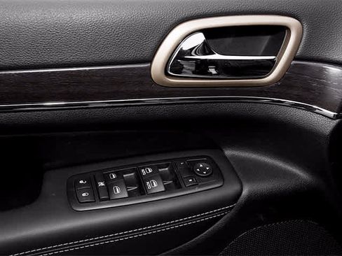 Used 2014 Jeep Grand Cherokee Limited RWD image 22