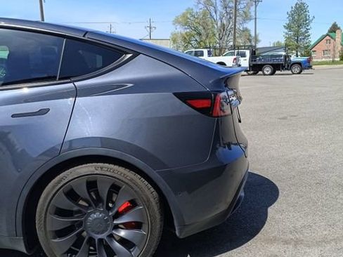 Used 2022 Tesla Model Y Performance AWD/4WD image 7