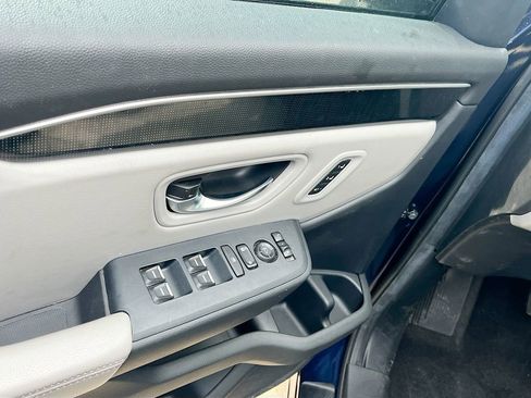 Used 2025 Honda Pilot Elite image 18