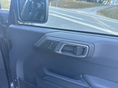 New 2025 Ford Bronco Big Bend image 22