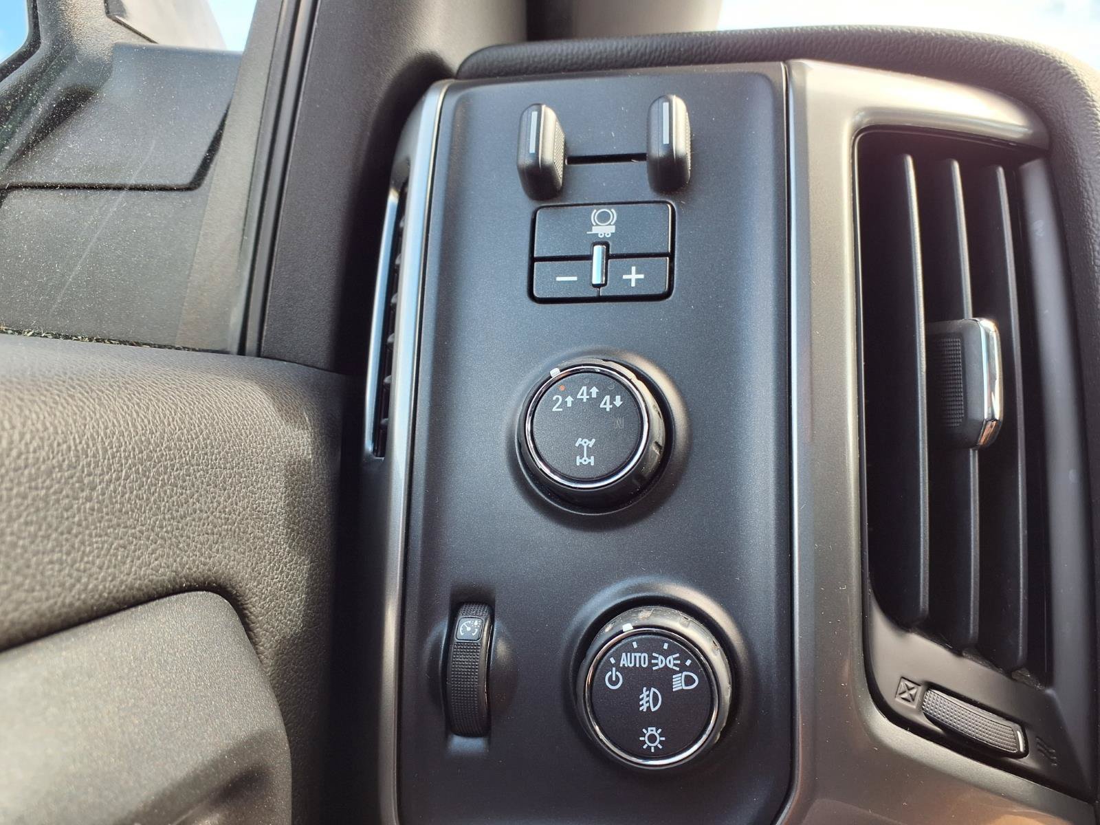 Used 2018 Chevrolet Silverado 2500 LT w/ All Star Edition AWD/4WD image 14