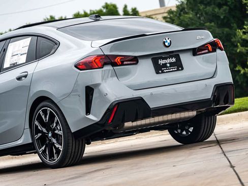 Used 2026 BMW 228i w/ Technology Package image 5