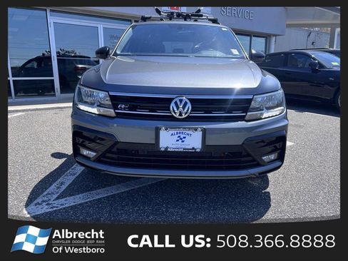 Used 2020 Volkswagen Tiguan SE R-Line AWD/4WD image 9