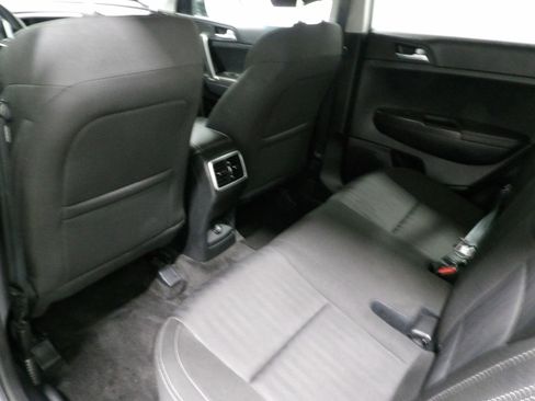 Used 2022 Kia Sportage LX FWD image 9