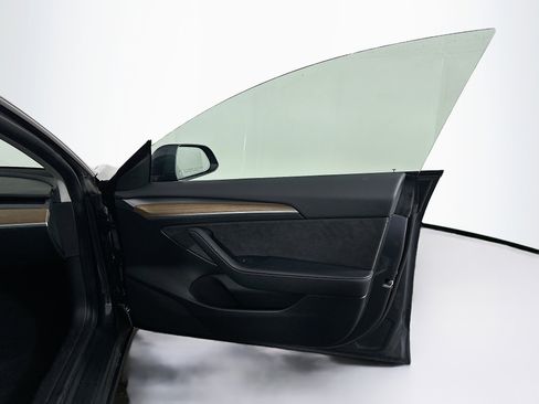 Used 2023 Tesla Model 3 Standard Range RWD image 32