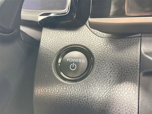 Used 2025 Toyota Camry SE image 20