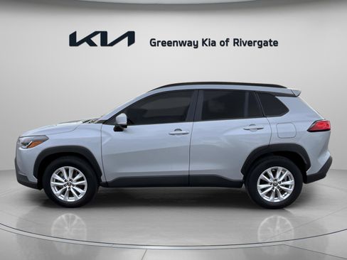 Used 2023 Toyota Corolla Cross LE image 4