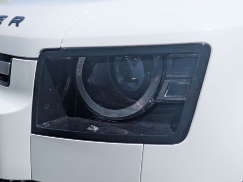 Certified 2022 Land Rover Defender 110 X-Dynamic HSE AWD/4WD image 12