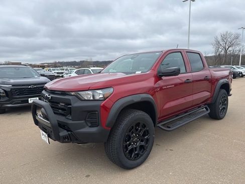 New 2026 Chevrolet Colorado Trail Boss w/ Off-Road Front Bumper Package AWD/4WD image 10