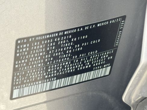Used 2022 Volkswagen Tiguan SE AWD/4WD image 38