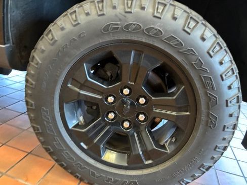 Used 2018 Chevrolet Silverado 1500 LTZ Z71 w/ LTZ Plus Package AWD/4WD image 30