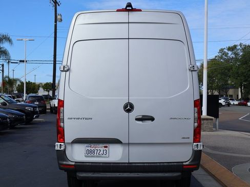 Used 2021 Mercedes-Benz Sprinter 3500 image 5