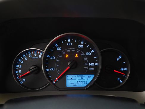 Used 2016 Toyota RAV4 LE image 26