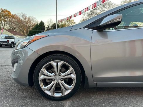 Used 2015 Hyundai Elantra GT w/ Option Group 03 image 10