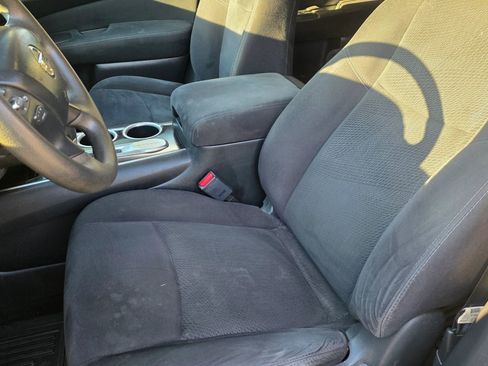 Used 2015 Nissan Pathfinder S image 10