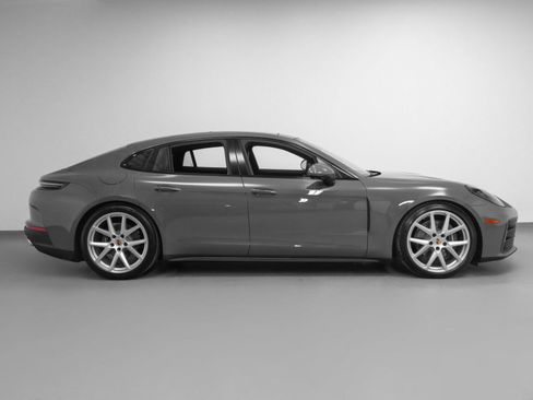 Certified 2025 Porsche Panamera 4 image 12
