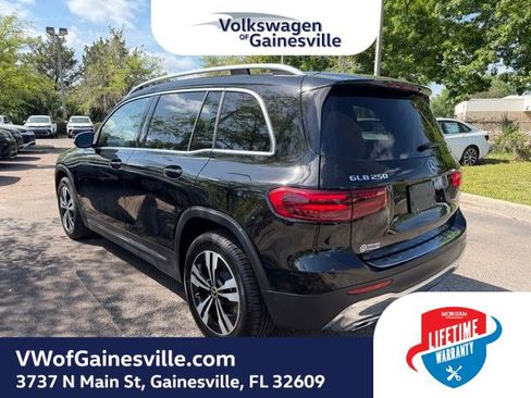 Used 2025 Mercedes-Benz GLB 250 image 4