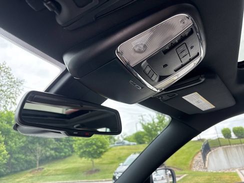 Used 2018 Chrysler 300 C w/ Safetytec Plus Group RWD image 28