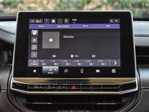 Used 2022 Jeep Compass Altitude w/ Sun and Sound Group image 13