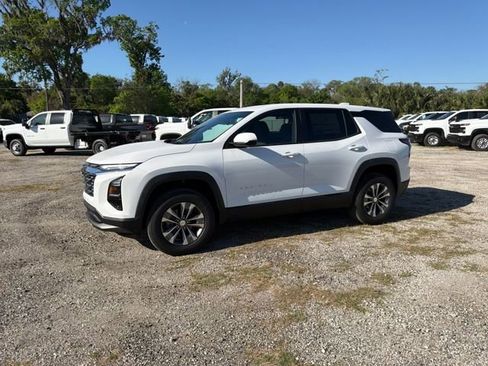 New 2026 Chevrolet Equinox LT w/ Safety and Technology Package FWD image 3